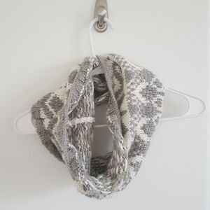 Woven infinity scarf 